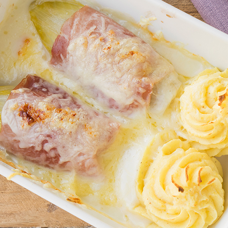 Ham en Witloof rolletjes met Kaassaus en Aardappelpuree